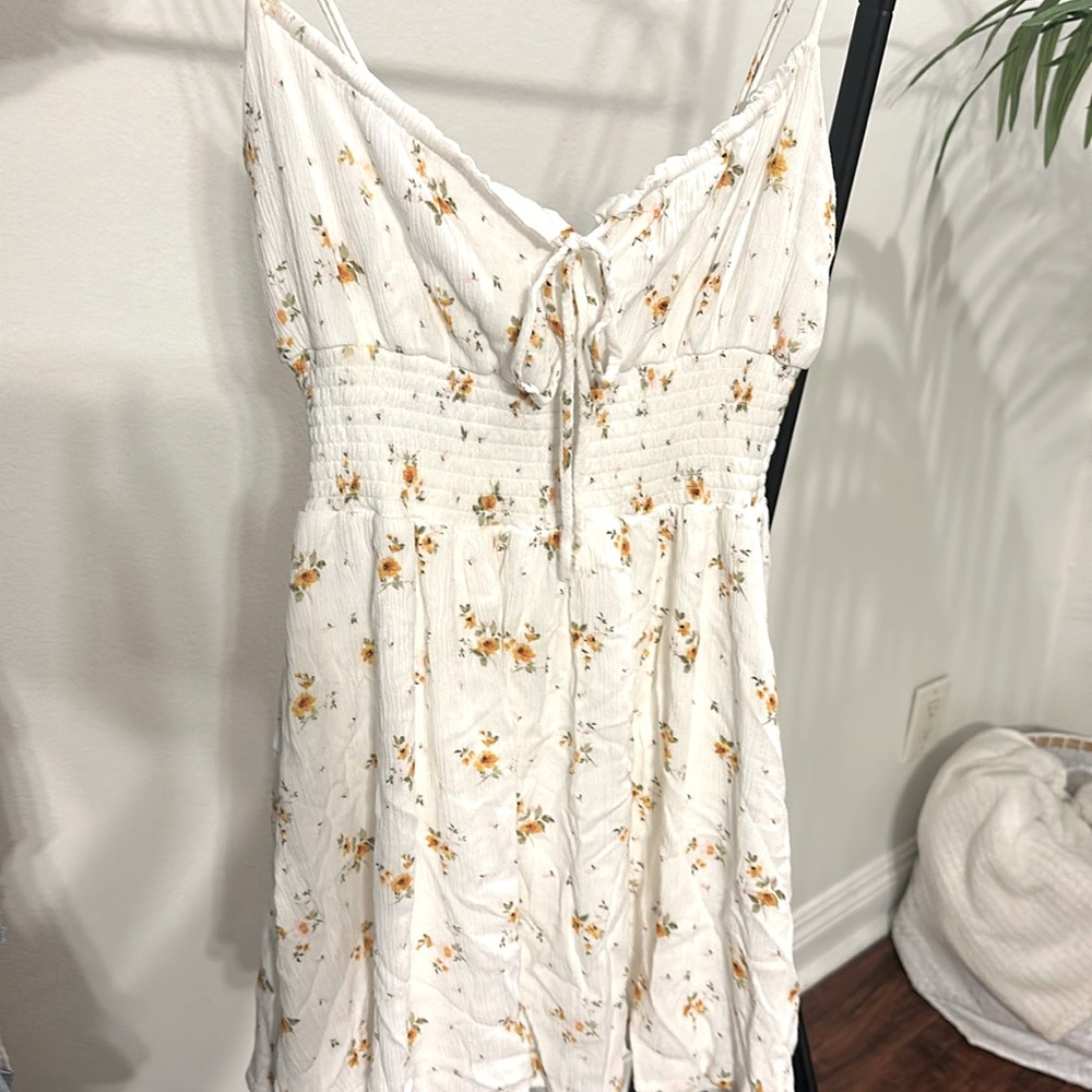 Spring dress - Picture 2 of 4